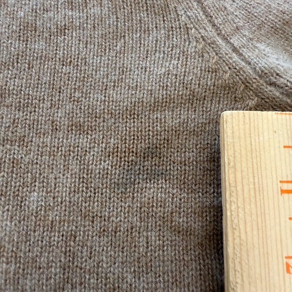 J. Crew Relaxed midweight cashmere V-neck sweater XL - Picture 5 of 12